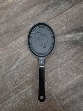 Barbie Mold Mini Pan - Black Like New
